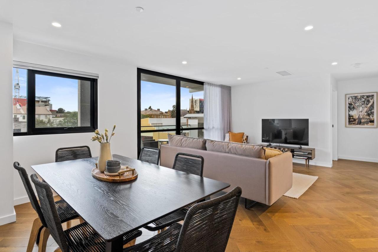 Sleek Pad With A Garden Rooftop Apartment